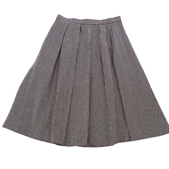 Beautiful pleated skirt - Picture 3 of 3